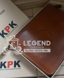 Vendor Souvenir Kantor hadiah KPK binder kulit