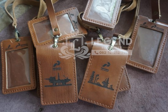souvenir coorporate id card kulit