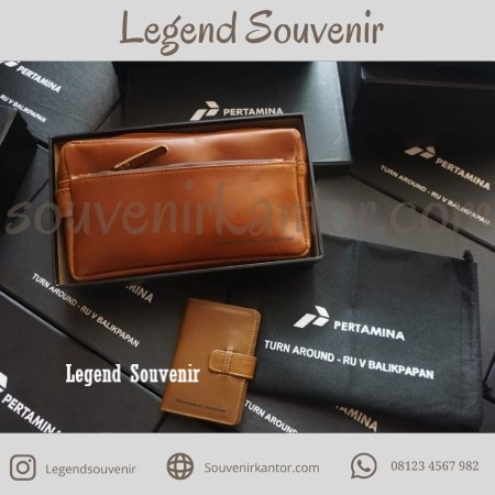 Card holder dan pouch gift set promosi kantor