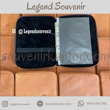 gift souvenir perusahaan binder kulit