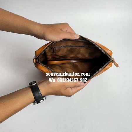 fitur bagian dalam souvenir perusahaan pouch bag