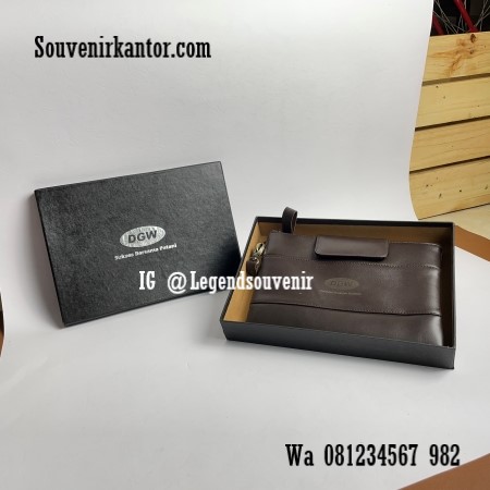inspriasi souvenir kantor clutch