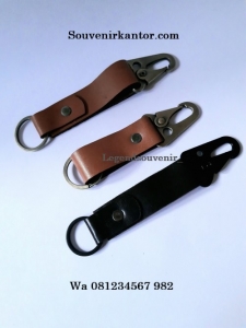 pengadaan barang gantungan kunci kulit untuk souvenir kantor